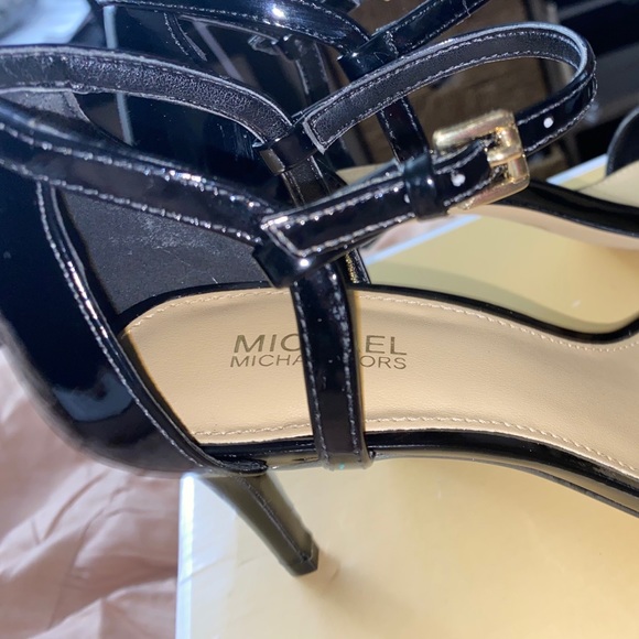 COPY - Michael Kors Mid Patent leather Sandal 👡 - Picture 4 of 6